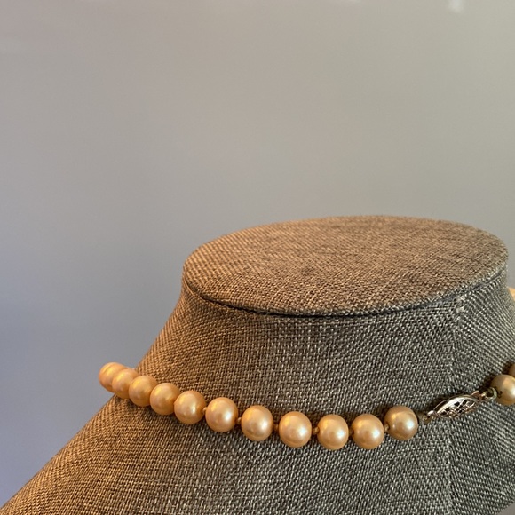 VTG Hand-tied Pearl Necklace - Picture 5 of 5
